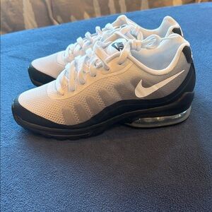 Nike Men’s Air Max Invigor Print white/black/cool grey Sneakers